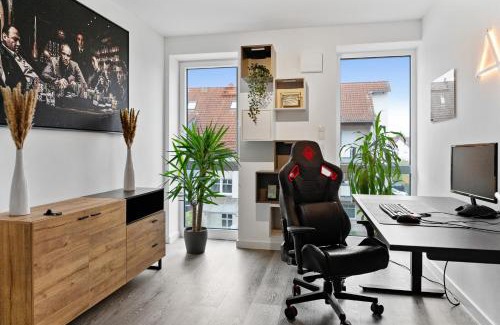 Herzogenaurach Apartment | Modern Style Business Suite - Office - Kitchen - Balcony