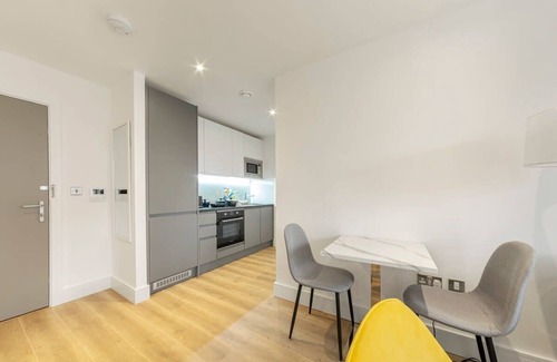 East Grinstead Apartment | Modern & Stylish 1 Bed Apartment in East Grinstead