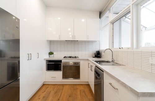 Burnside Apartment | Modern Stylish Self-contained Apartment