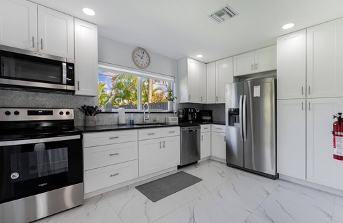 Central Business District House | ! Modern & Stylish Fort Lauderdale Getaway !