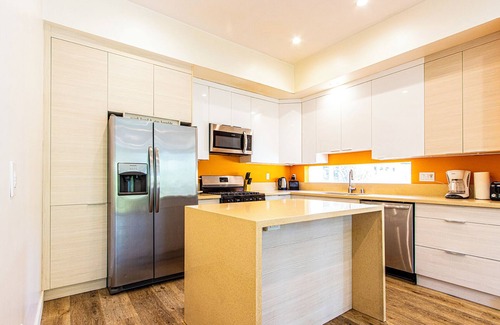 Canoga Park House | Modern Stylish Villa in West Hills