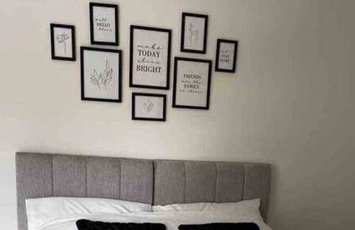 Bedford Apartment | Modern Suite- Bedford City centre w/ parking & gym