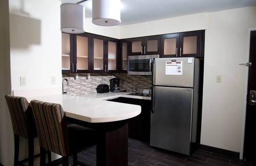 Barker Condo | Modern Suite | Free Breakfast + Free Wi-Fi