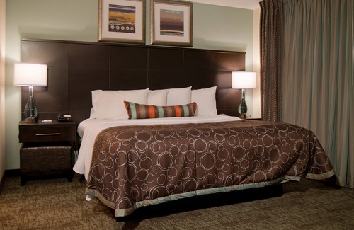Barker Condo | Modern Suite | Free Breakfast + 24 Hour Business Center + Outdoor Pool