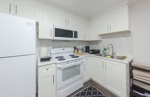 Guildford House | Modern suite fully equipped and place to enjoy