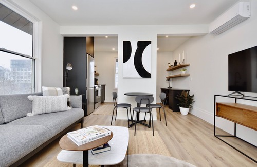 Barrie Apartment | Modern Suite in Trendy Downtown Waterfront