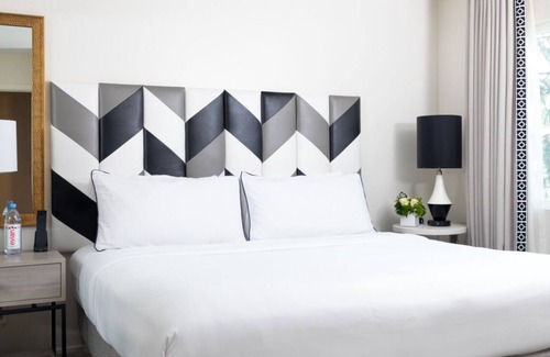 Norma Triangle Hotel | Modern Suite in Los Angeles! 3 Units, Striking City Views, Pool, Pet-friendly!