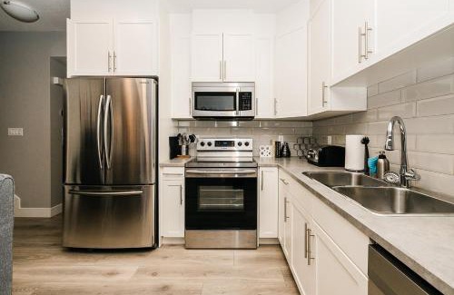 Southeast Edmonton Apartment | Modern suite near Airport Hospital Henday Town Ctr