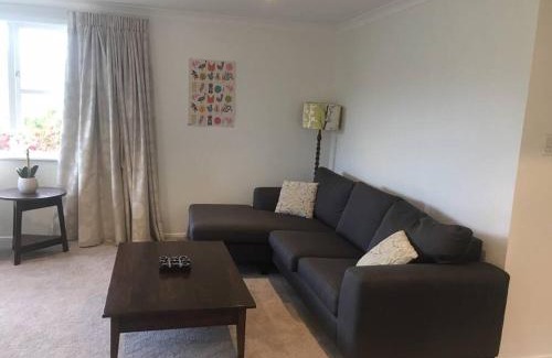 Khandallah Apartment | Modern, sunny, family home minutes from the city