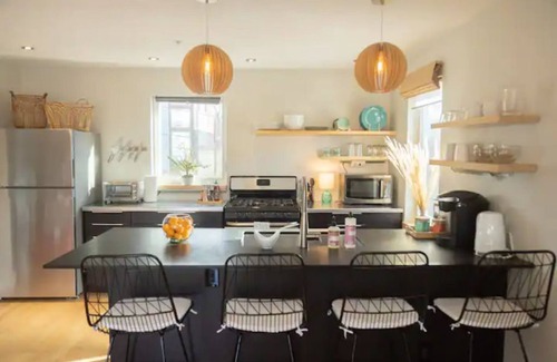 East End House | Modern & Sunny House Steps from the Promenade. Private Parking!