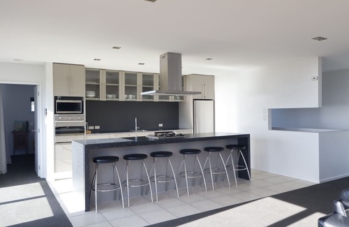 Kaikoura House | Modern | Sunny | Ocean Views - KK62109