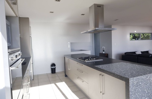 Kaikoura House | Modern | Sunny | Ocean Views - KK62109