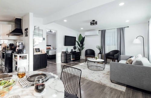 Yucca Valley House | Modern Sunset | Hot Tub Views Fire Pit BBQ