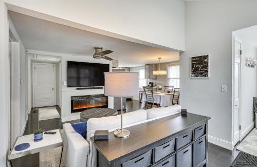 Plymouth House | Modern Terryville Cottage with Deck and Lake View!