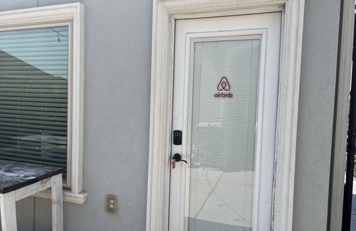Edinburg Apartment | Modern themed guest suite-10 minutes from UTRGV!