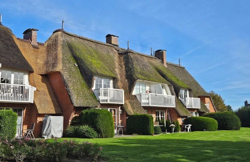 Busumer Deichhausen Apartment | Modern three-room apartment/maissonette close to the beach