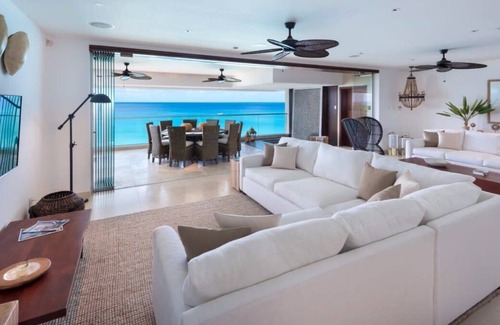 Prospect Villa | Modern Three Bedroom Villa