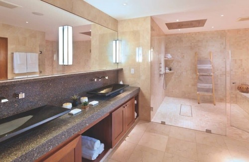 Prospect Villa | Modern Three Bedroom Villa
