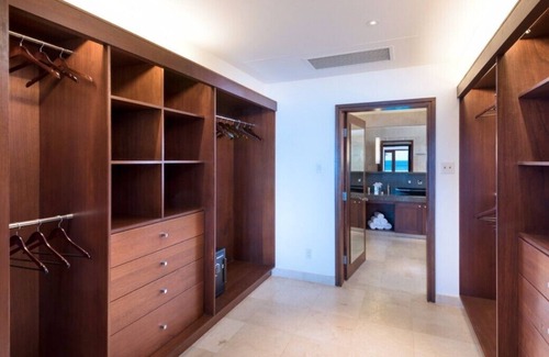 Prospect Villa | Modern Three Bedroom Villa