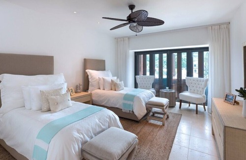 Prospect Villa | Modern Three Bedroom Villa