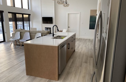 Northwest Cove House | Modern three bedroom with Panoramic Oceanview