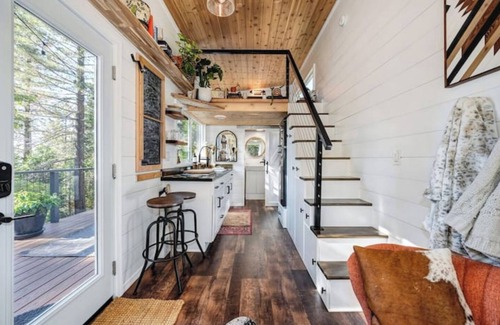 Cedar Ridge House | Modern Tiny House, feels like a Country Retreat