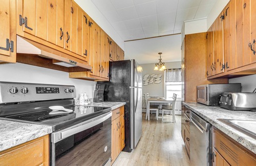 Rapid City Cottage | Modern Torch Lake Cottage w/Dock Near Ski Resorts