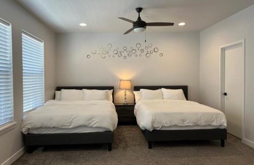 Draper Apartment | Modern Town House, 3-Bedrooms Home private parking