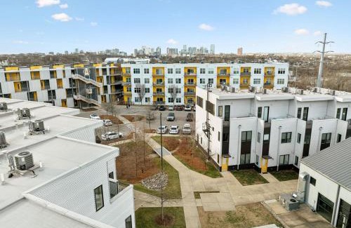 South Nashville Apartment | Modern Townhome 2 Miles South of Downtown and Broadway Ave