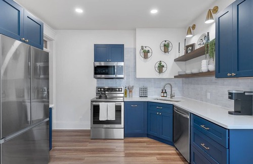 Lindenwald House | Modern Townhome~Close 2 River~5 Min to Spooky Nook