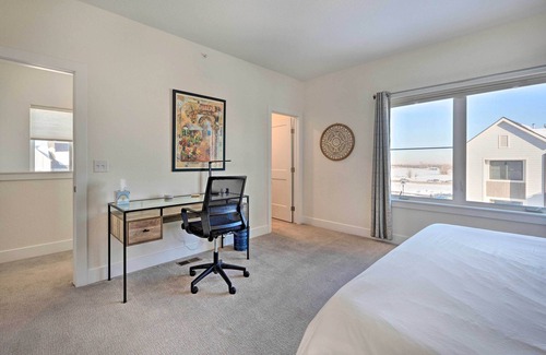 Louisville House | Modern Townhome, Day Trip to Colorado Ski Resorts!
