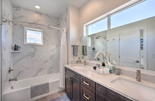 Louisville House | Modern Townhome, Day Trip to Colorado Ski Resorts!