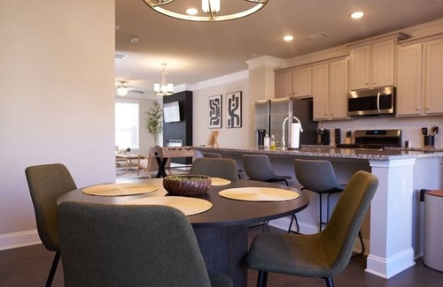 Marietta House | Modern Townhome in Marietta - 3Bed/3.5 Bath