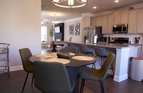 Marietta House | Modern Townhome in Marietta - 3Bed/3.5 Bath