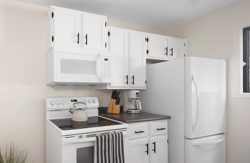 Saskatoon House | Modern townhome near the river