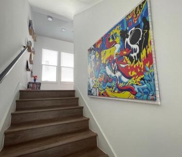 Addison Apartment | Modern Townhome
