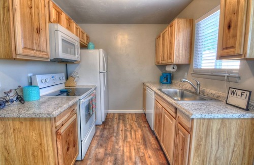 Grand Junction House | Modern Townhome with private HOT TUB!