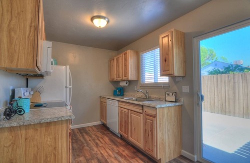 Grand Junction House | Modern Townhome with private HOT TUB!