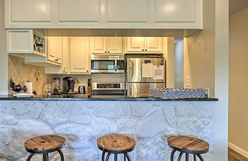 Horseshoe Bay House | Modern Townhome w/Patio, Next Door to Resort