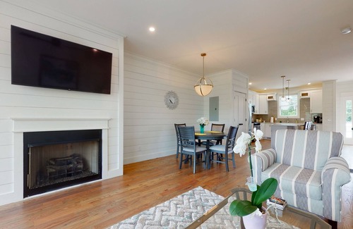 Clayton House | Modern Townhome, Walkable Luxury in the Heart of Clayton with Mountain Views