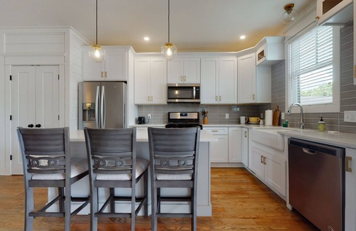 Clayton House | Modern Townhome, Walkable Luxury in the Heart of Clayton with Mountain Views