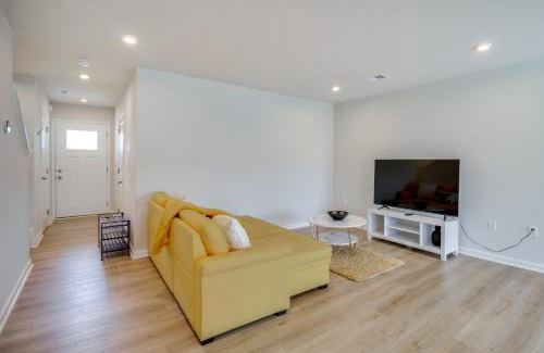Cartersville House | Modern Townhome with Patio 7 Mi to Dtwn Cartersville