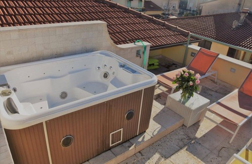 Lido di Camaiore House | MODERN TOWNHOUSE/TUSCANY BY THE SEA