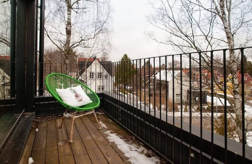 Sollentuna House | Modern townhouse on Arlanda - Stockholm metro line