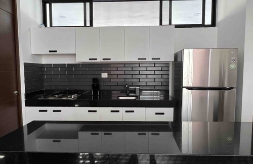 Merida Municipality House | Modern Townhouse- 10 min to downtown and 15 to the north side.