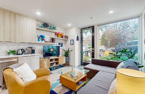 Judkins Park House | Modern Townhouse in Seattle’s Central District – Stunning Views & Prime Location