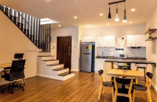 Labadi House | Modern Townhouse near Beach