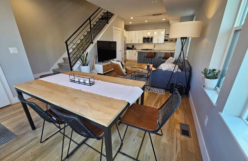 Sloan Lake House | Modern Townhouse Near Sloan Lake w/Rooftop and Workspace. Central to Everything.