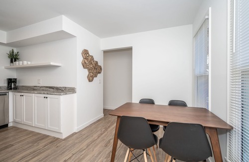 Mount Adams House | Modern Townhouse steps to Eden Park
