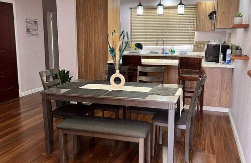 Mt. Pleasant House | Modern townhouse w/pool located 5 mins from beach!